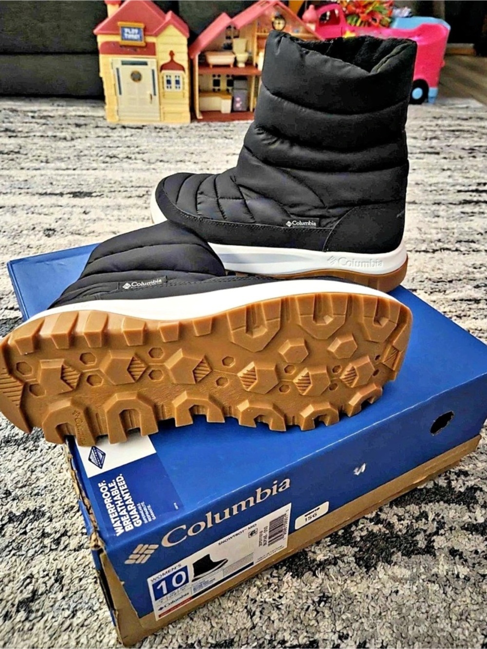 Columbia Snowtrot mid Winter Boots US 10 NWT